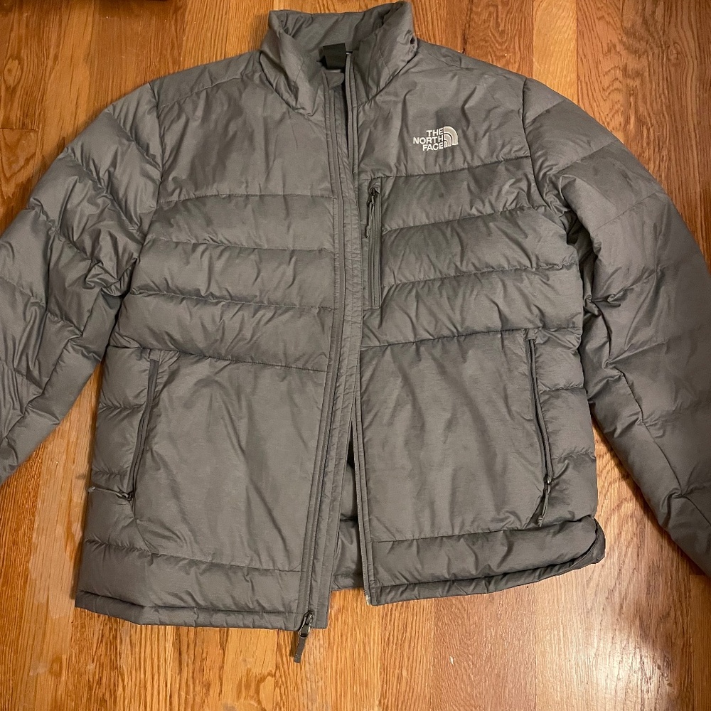 North Face Gray Puffer Jacket, Large.